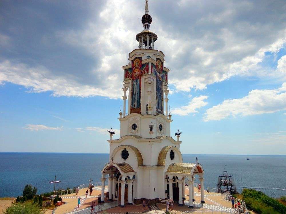 Храм-маяк Св. Николая в Малореченском